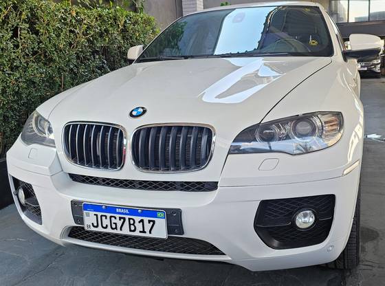 BMW X6 4.4 50I 4X4 COUPÉ 8 CILINDROS 32V BI-TURBO GASOLINA 4P AUTOMÁTICO BMW X6 4.4 50I 4X4 COUPÉ 8 CILINDROS 32V BI-TURBO GASOLINA 4P AUTOMÁTICO